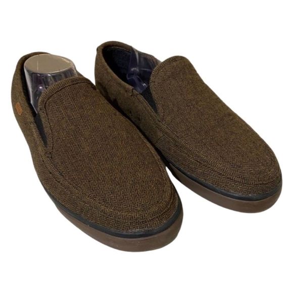 Reef Other - Reef Brown & Black Faux Fur Interior Slip Ons